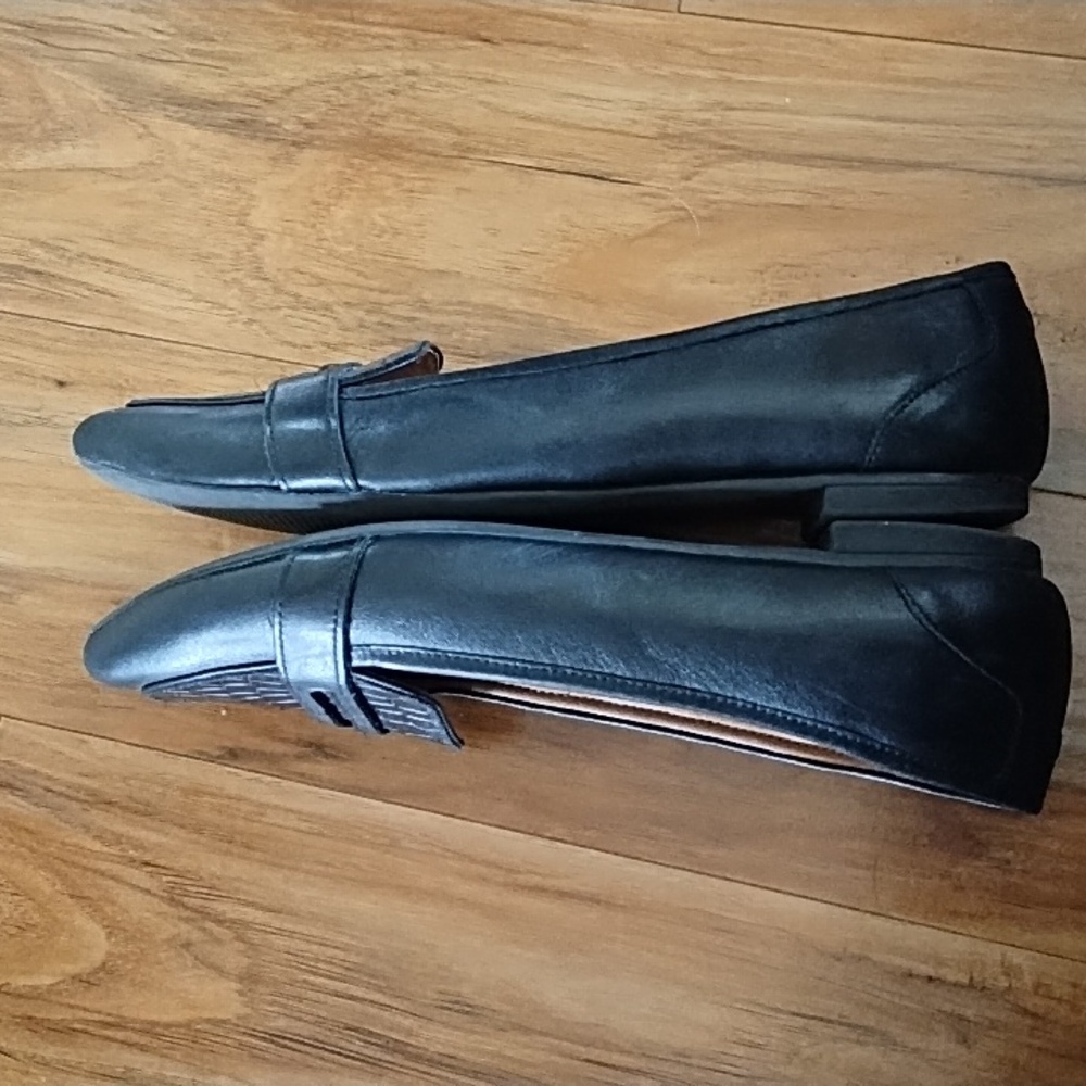 Vionic Savannah Flats - image 8